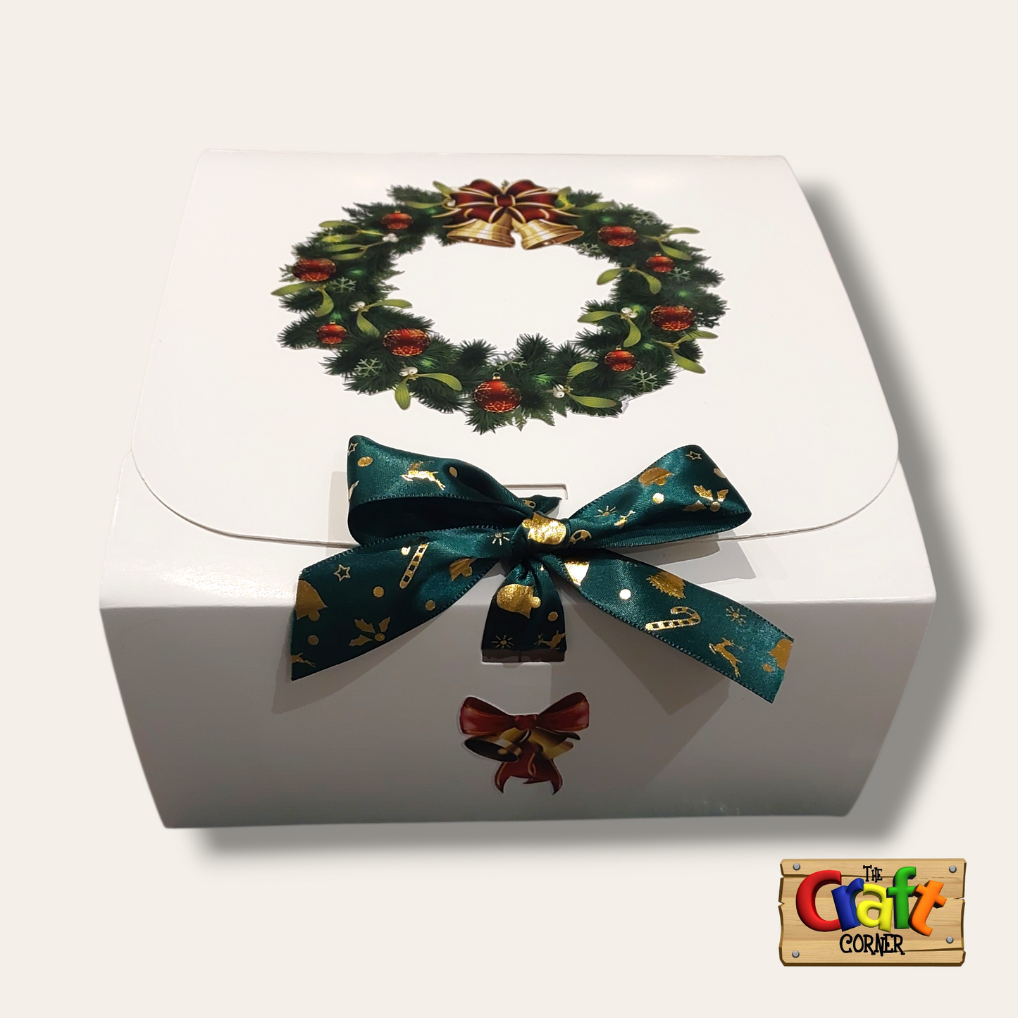 Christmas gift box (white wreath)