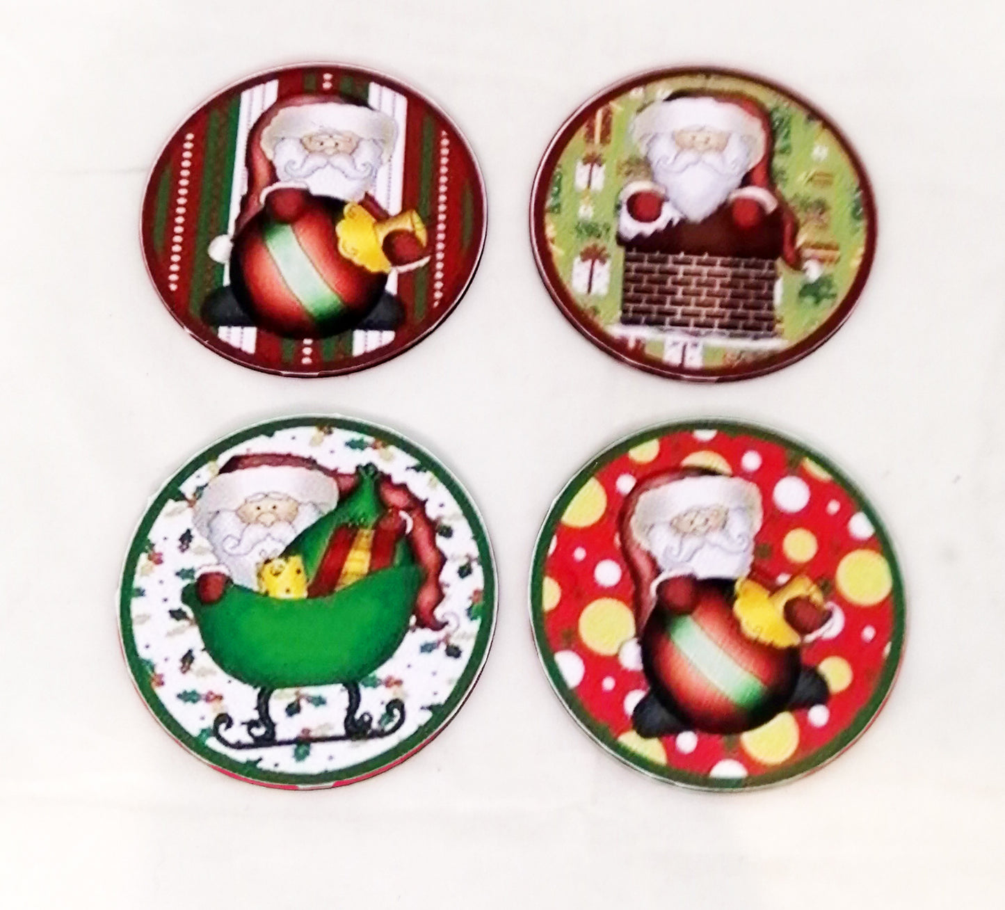 Coaster: Wooden 2D printed Christmas coaster set (rounded santas 3)