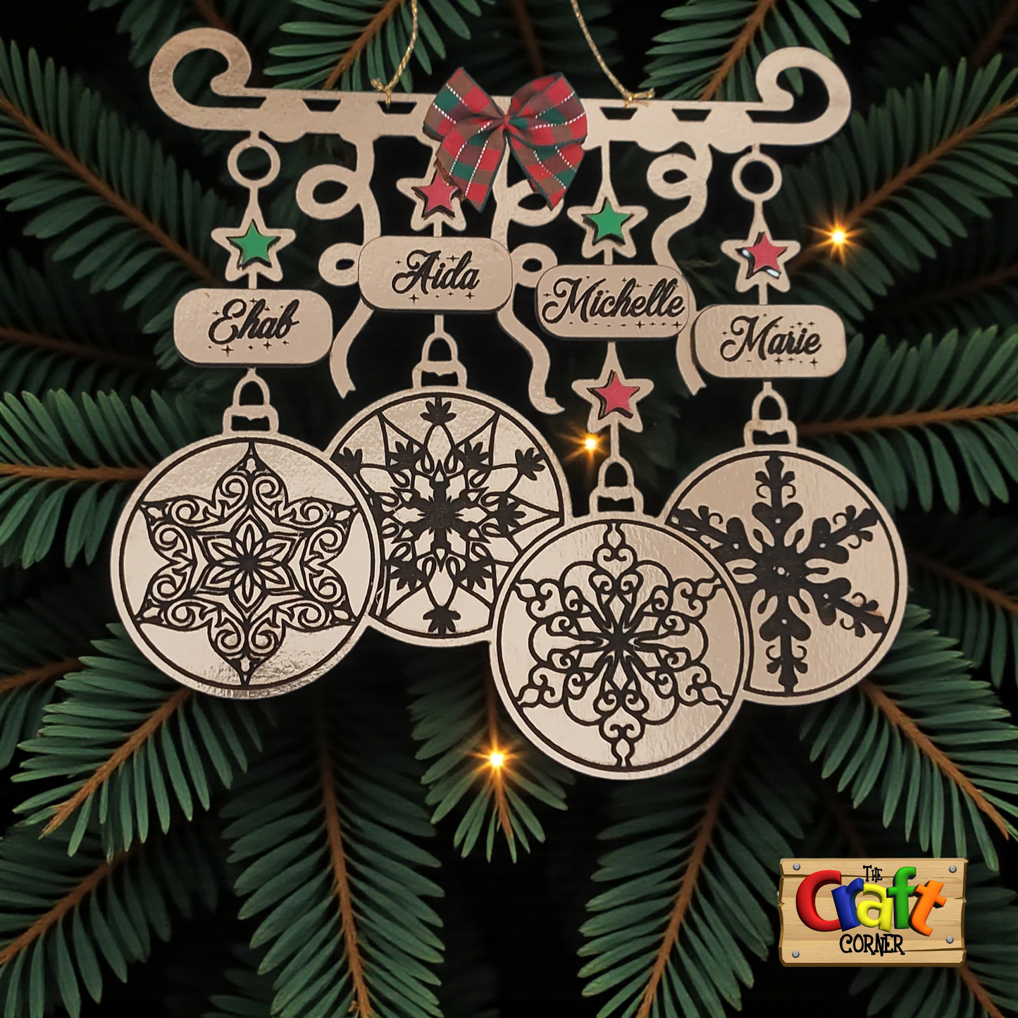 Ornament/wall decor: Family personalized Christmas golden ornament