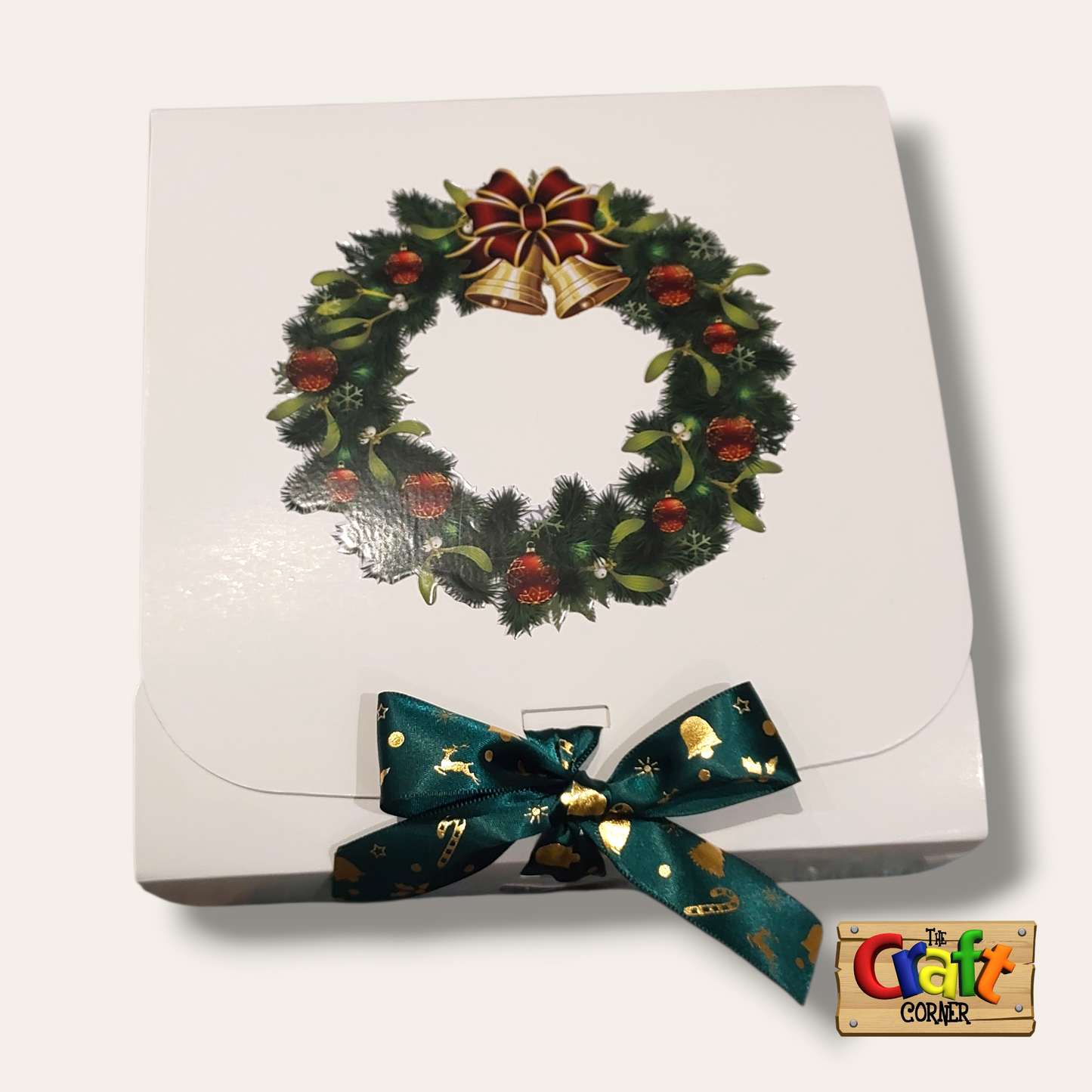 Christmas gift box (white wreath)
