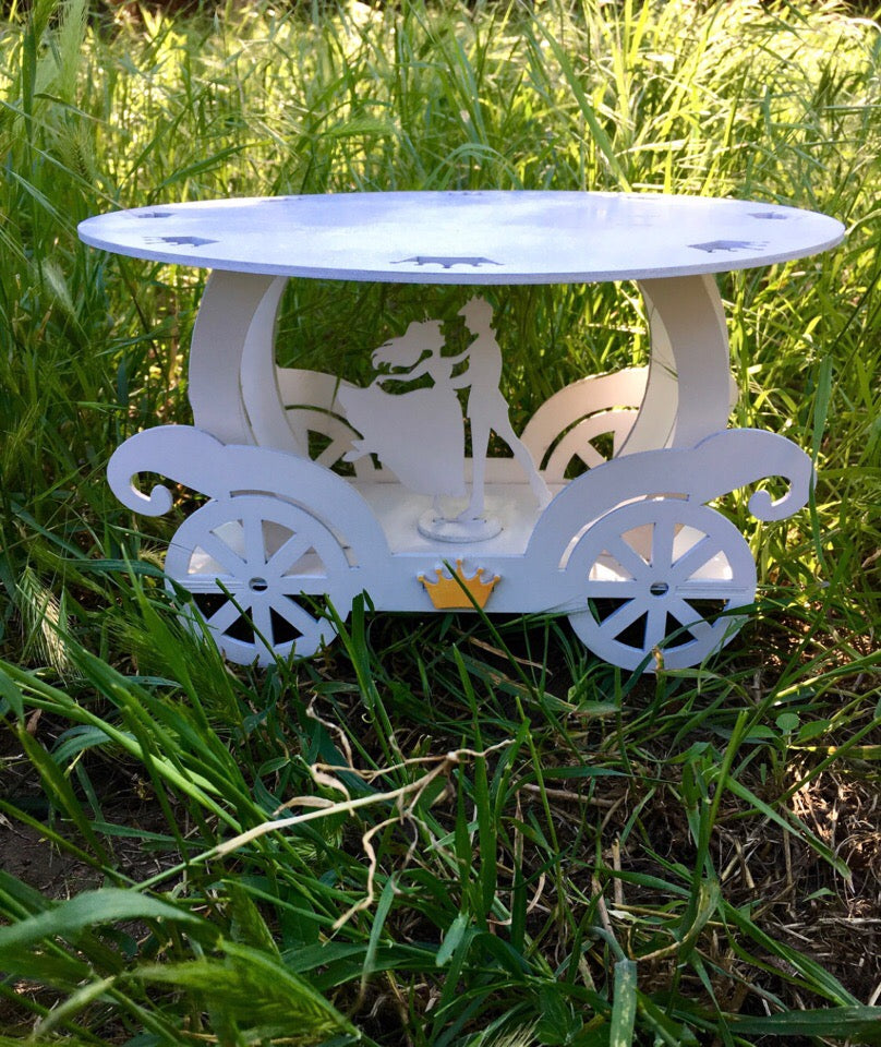 Cake stand (wood) carriage bride & groom