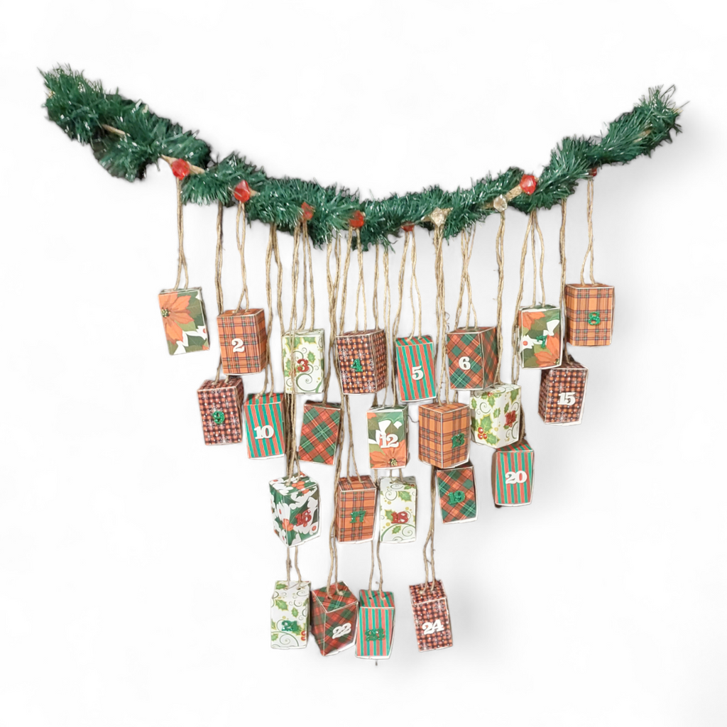 Advent calendar: Cardboard Christmas Advent Calendar (garland)