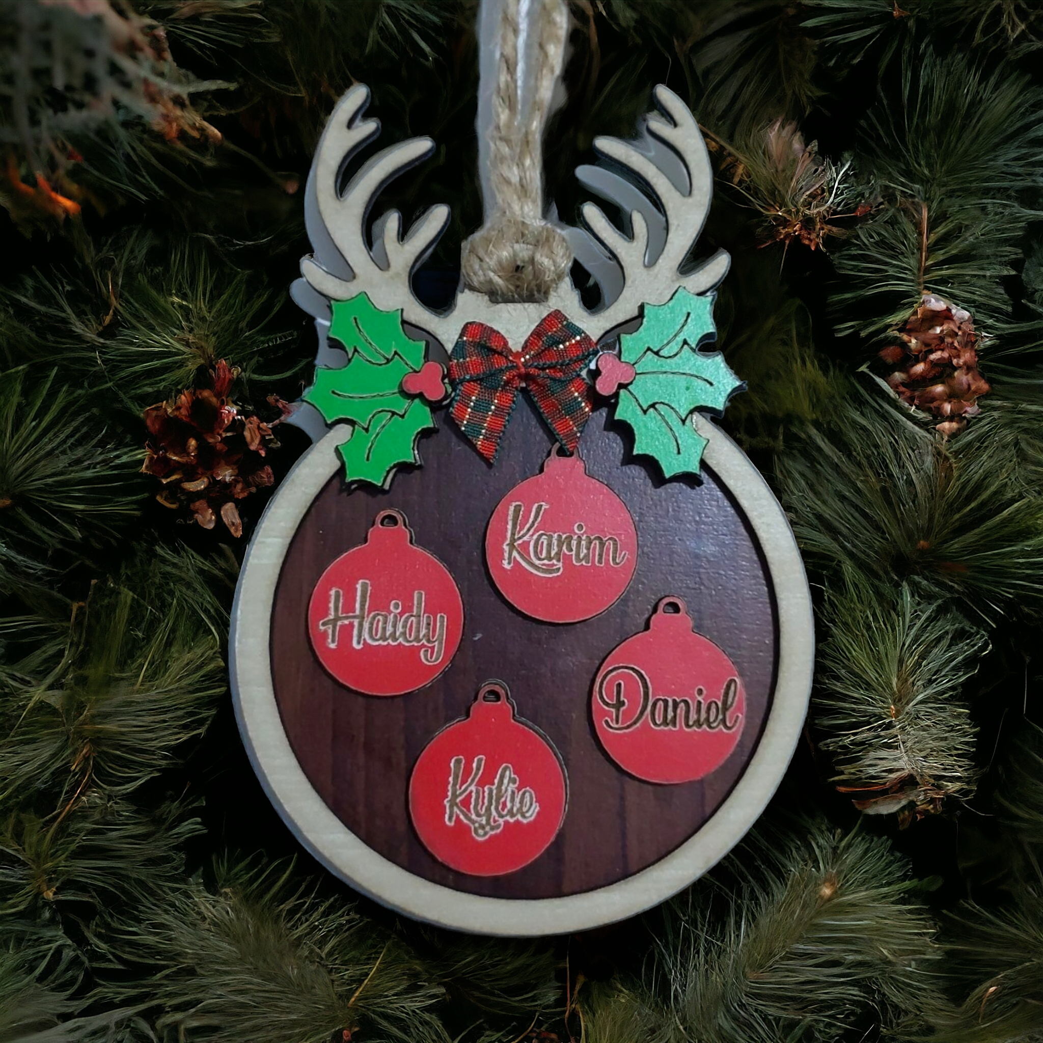 Ornament : Family personalized rounded Reindeer horns ornament