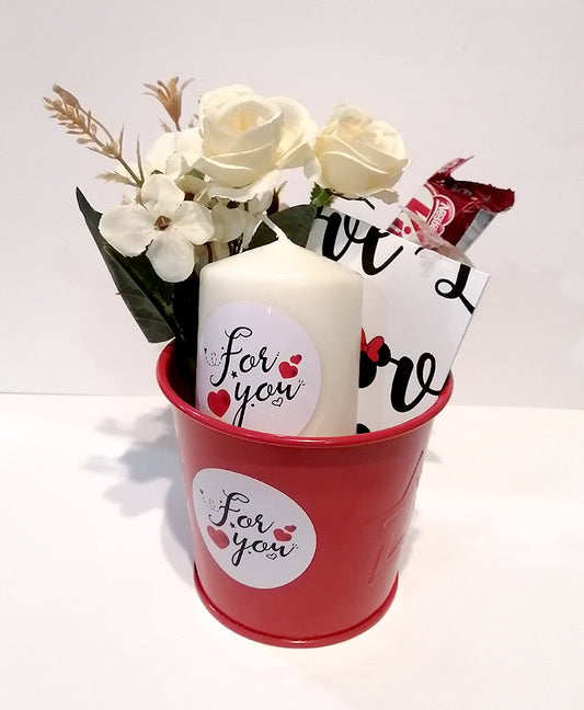 Valentine bucket (red)