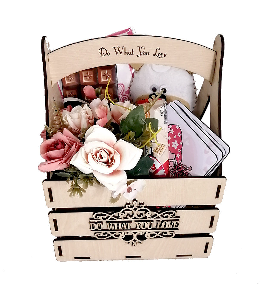 Wooden Basket (pink valentine)