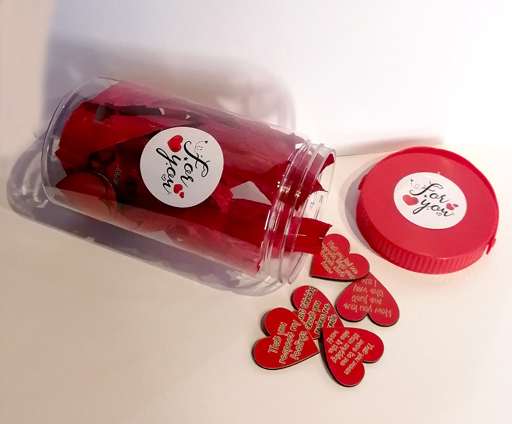 Valentine wooden hearts message plastic jar (red hearts)