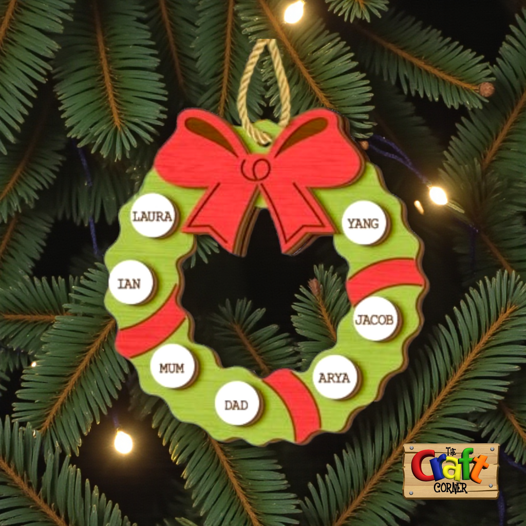 Ornament : Family personalized christmas wreath